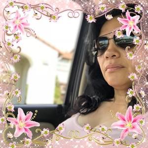 Meet your Posher, Dinnia